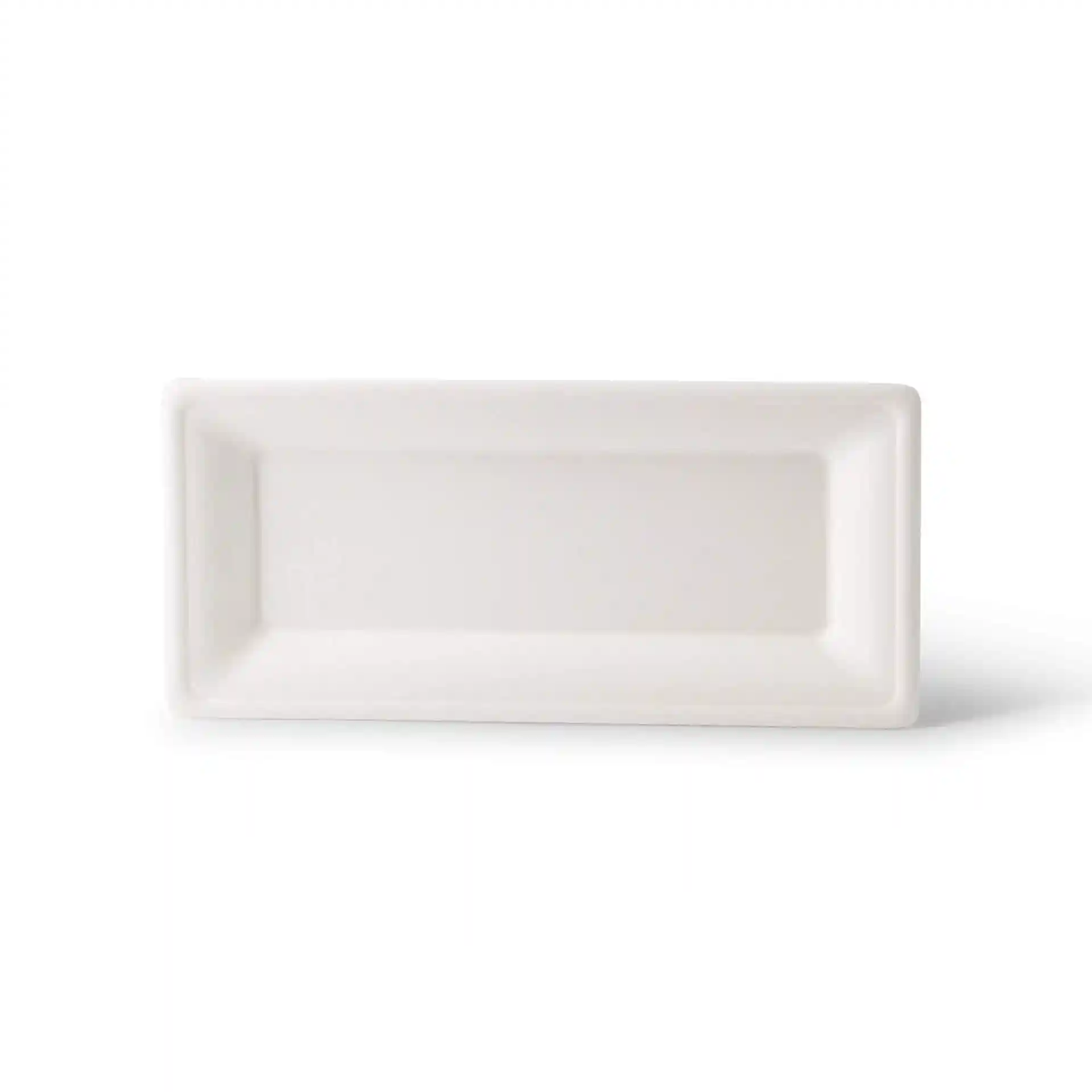 Piatto rettangolare bianco in canna da zucchero delle dimensioni di 26 x 13 cm e un'altezza di 15 mm.