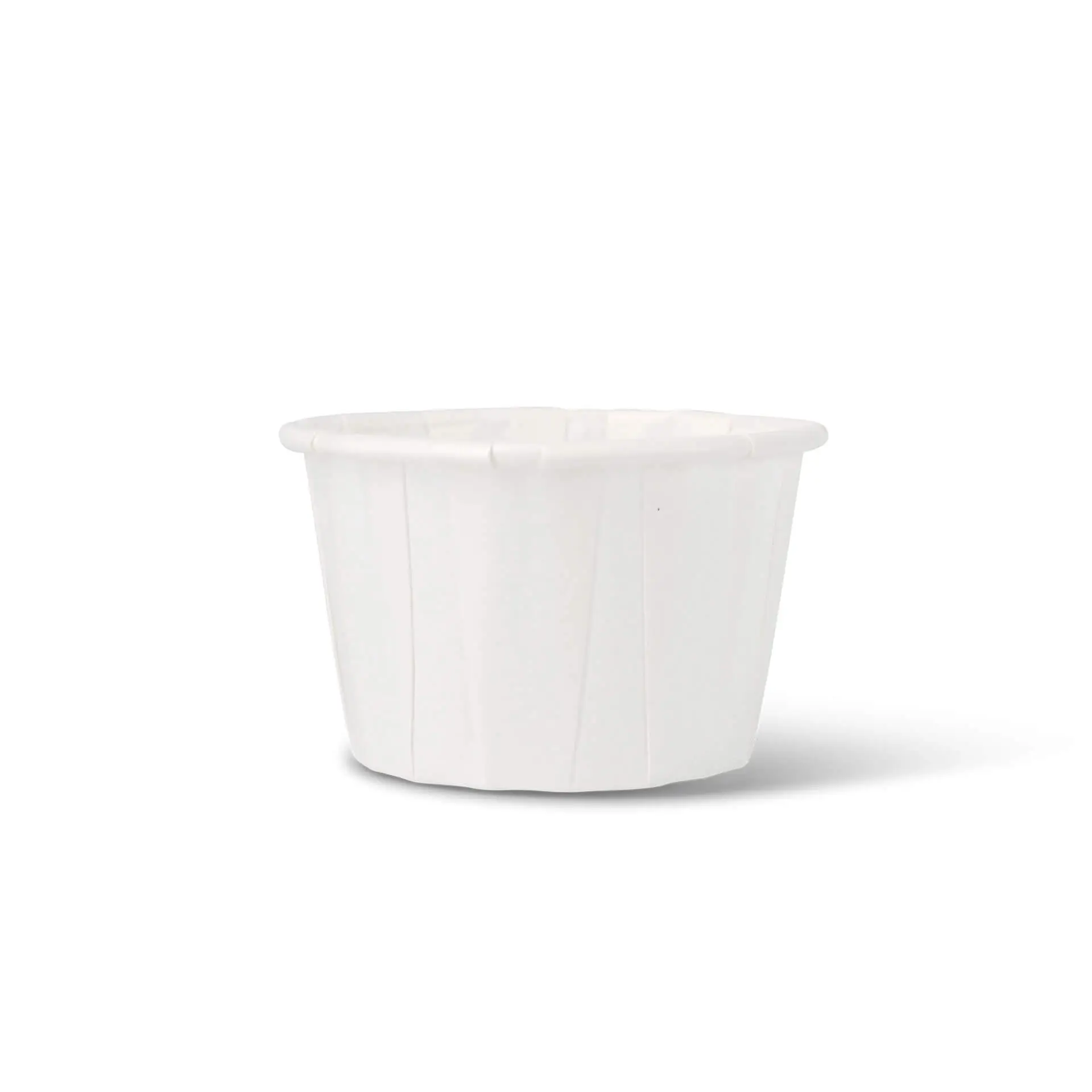 Gobelet en papier blanc à design cannelé, adapté pour petites portions et dips, capacité de 45 ml.