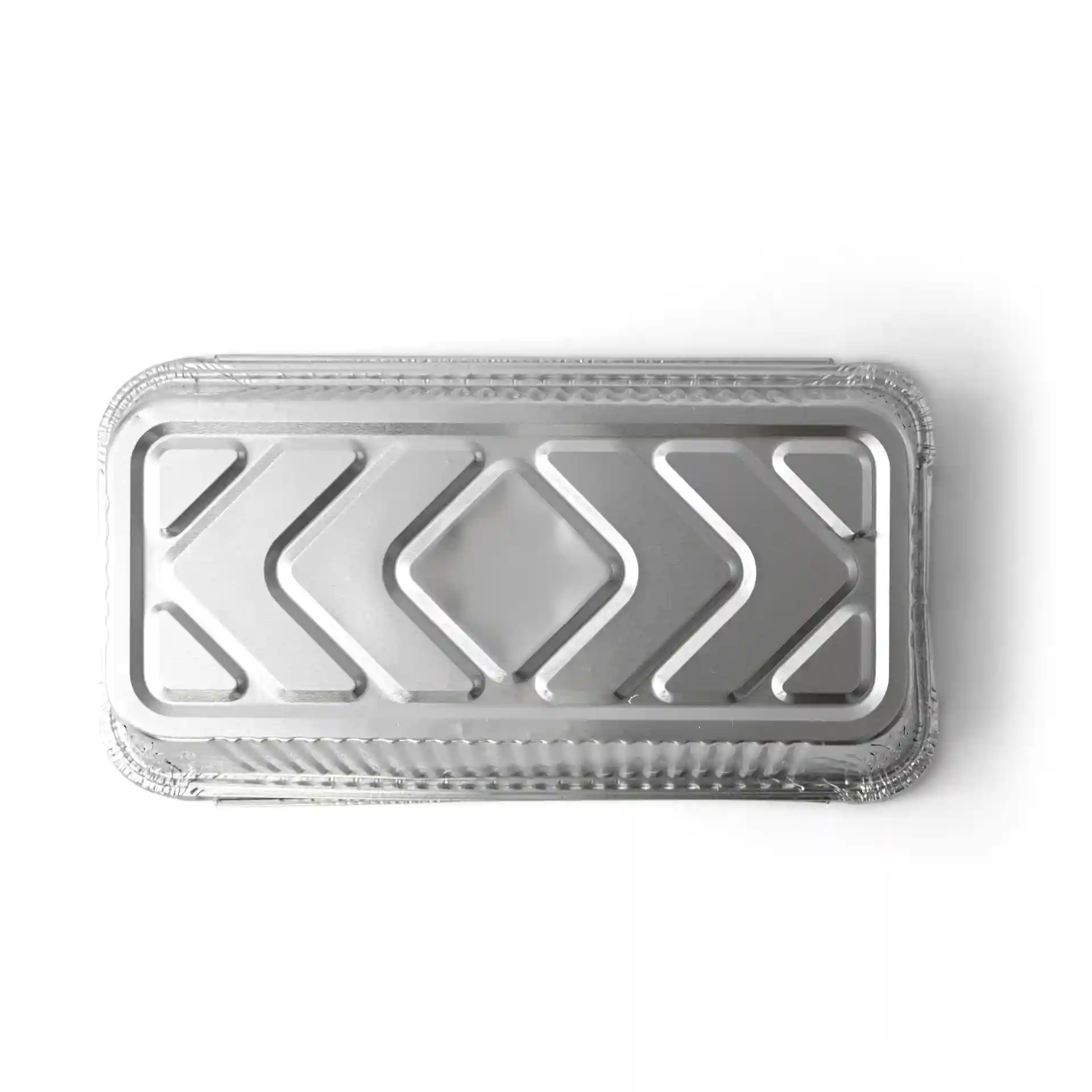 Rechteckiger Aluminiumbehälter mit gemustertem Deckel, 21,8 x 11,3 x 5,4 cm, Volumen 900 ml.
