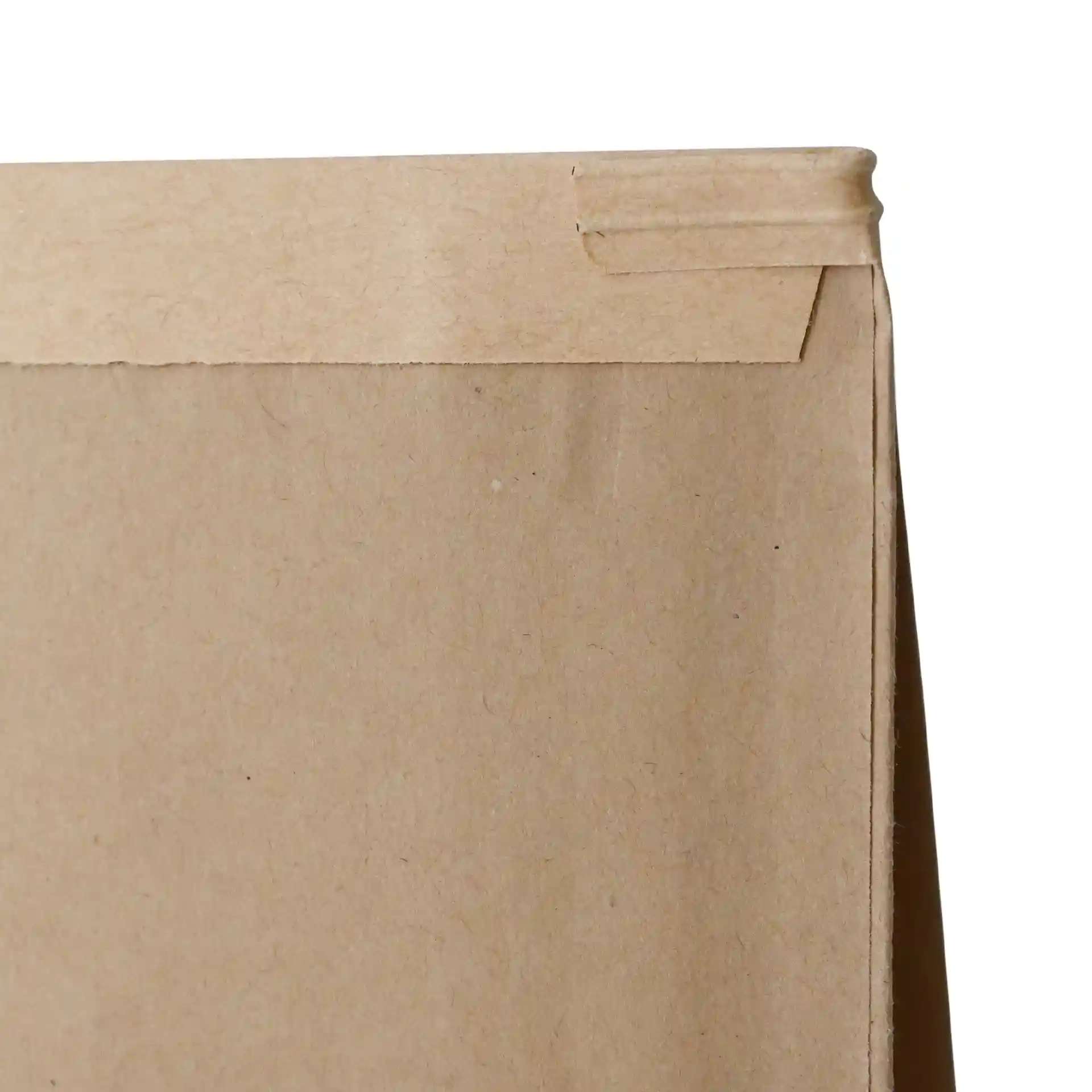 Braune Kraftpapier-Tüte mit Blockboden und Drahtverschluss, zeigt die obere Kante und Faltung.