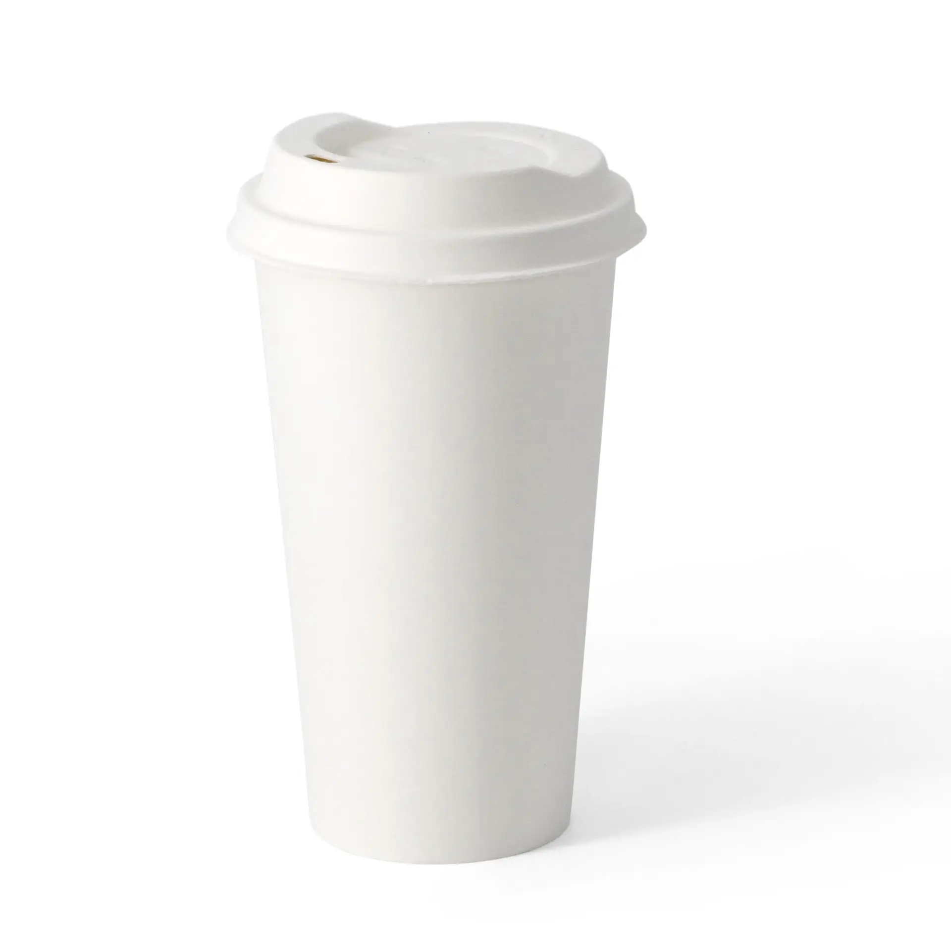 Weißer Becher aus Papier, 500 ml, PLA-beschichtet, geeignet für heiße und kalte Getränke, passende Deckel erhältlich.