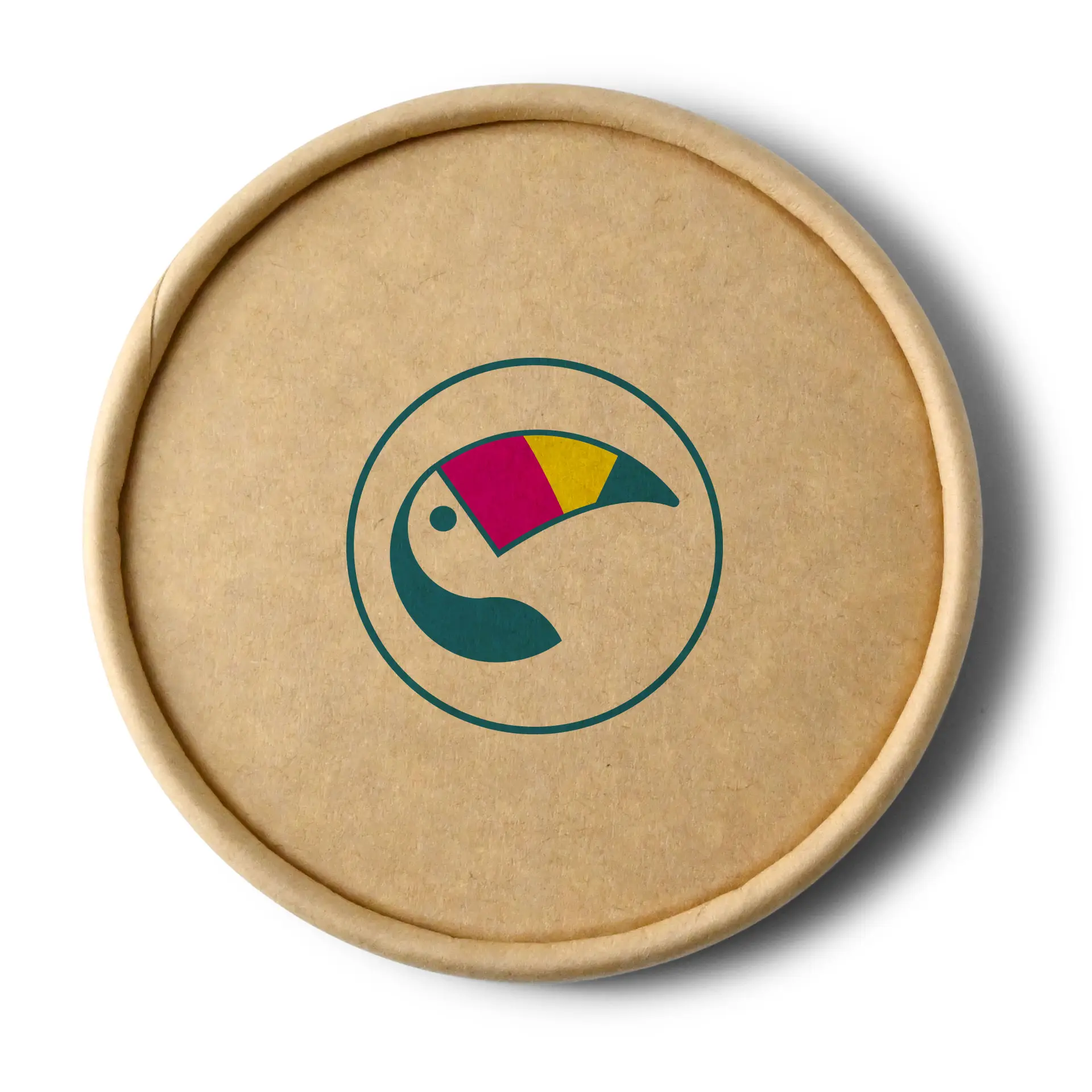 Couvercle en carton brun pour gobelets avec un logo coloré de toucan, convient pour aliments chauds et froids.