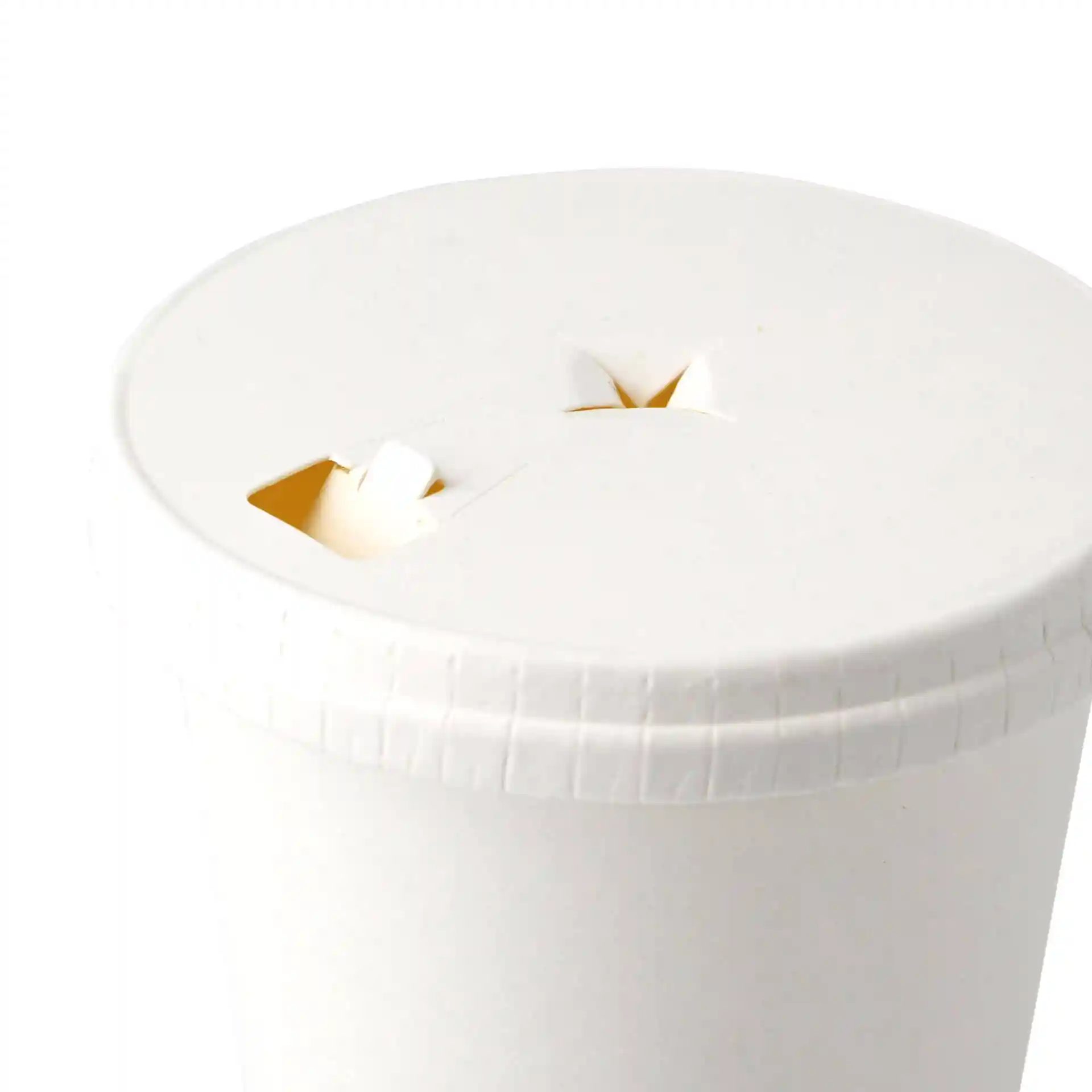 dhd045891-papierdeckel-80-mm-weiss-trinkoeffnung-halmkreuz-5