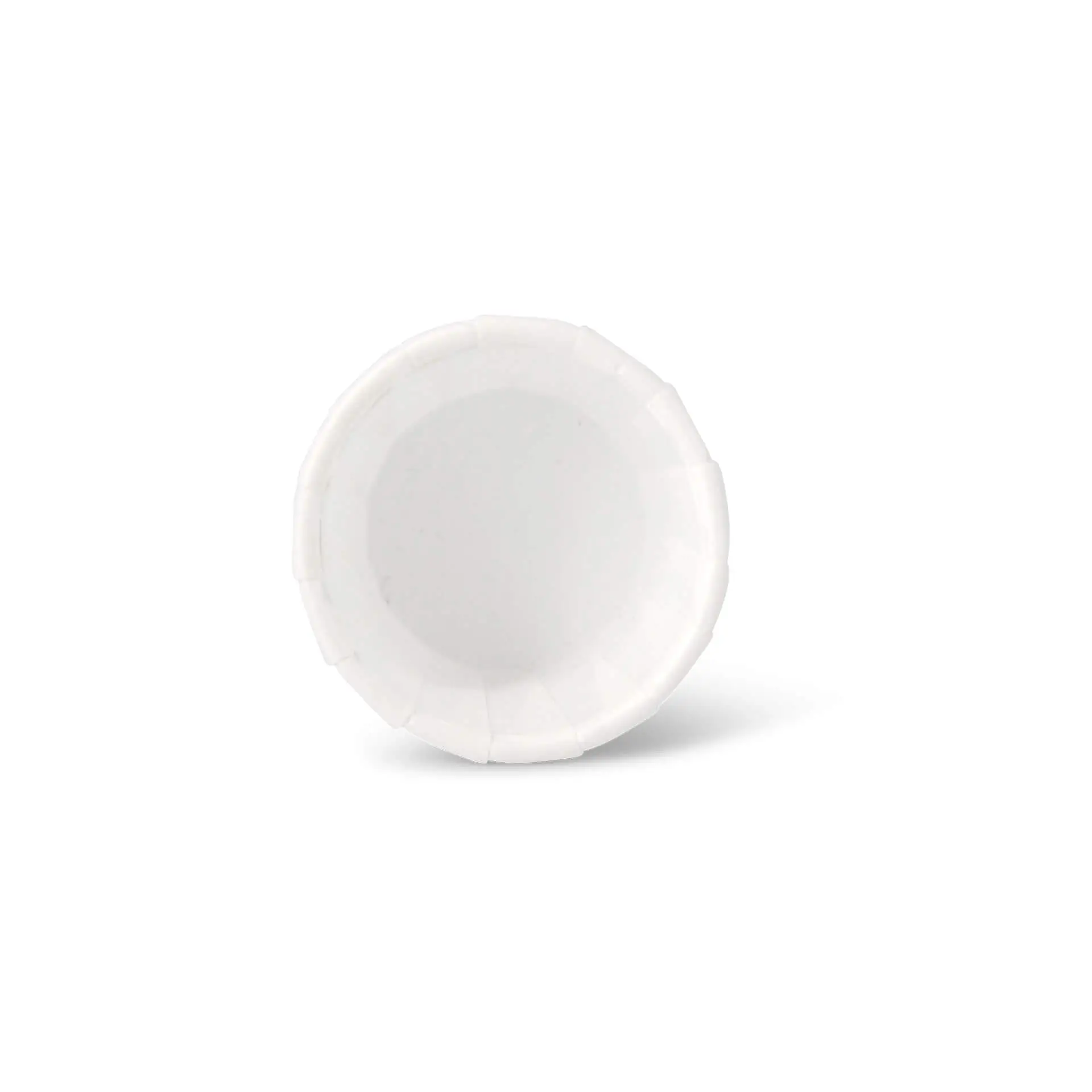 Gobelet en papier blanc de 15 ml avec design résistant aux graisses, idéal pour les dips et sauces, biodégradable et recyclable.