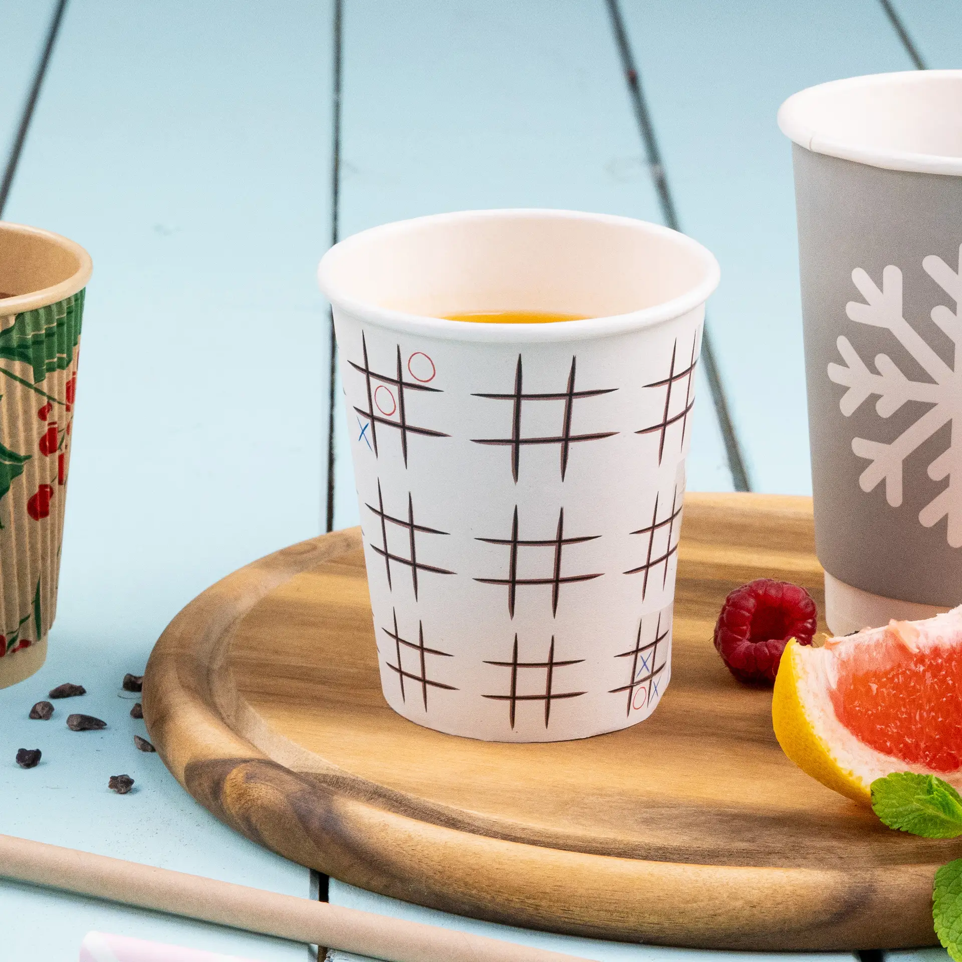 Gobelet en carton imprimé "Tic Tac Toe" (revêtu) 200 ml / 8 oz, Ø 80 mm, blanc con10030-01-0-pappbecher-bedruckt-tic-tac-toe-beschichtet-200-ml-8-oz-80-mm-weiss-6