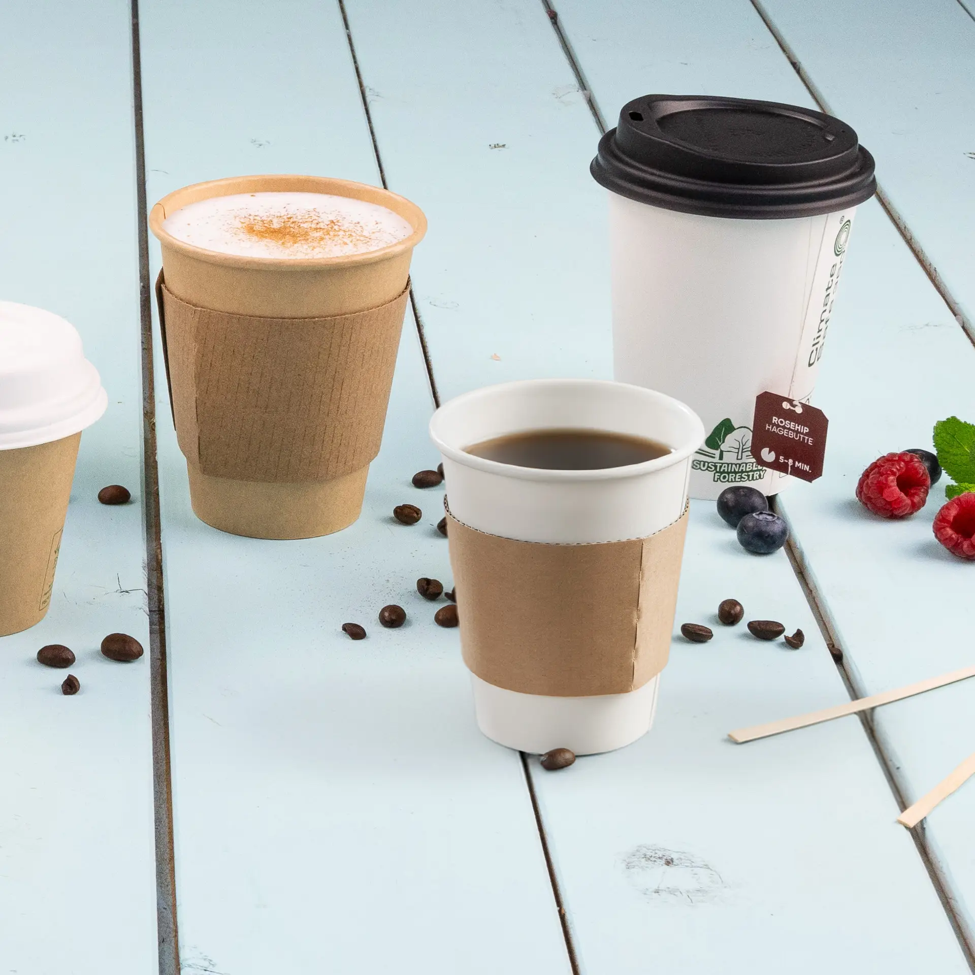 Brauner Pappbecher-Sleeve für 300, 400 oder 500 ml Papierbecher, bietet Grip und Hitzeschutz.
