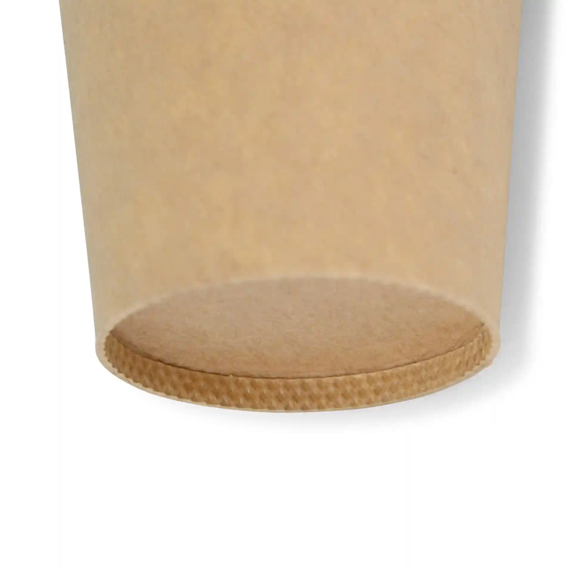 Cup in carta marrone con un diametro di 62 mm e un bordo inferiore testurizzato.