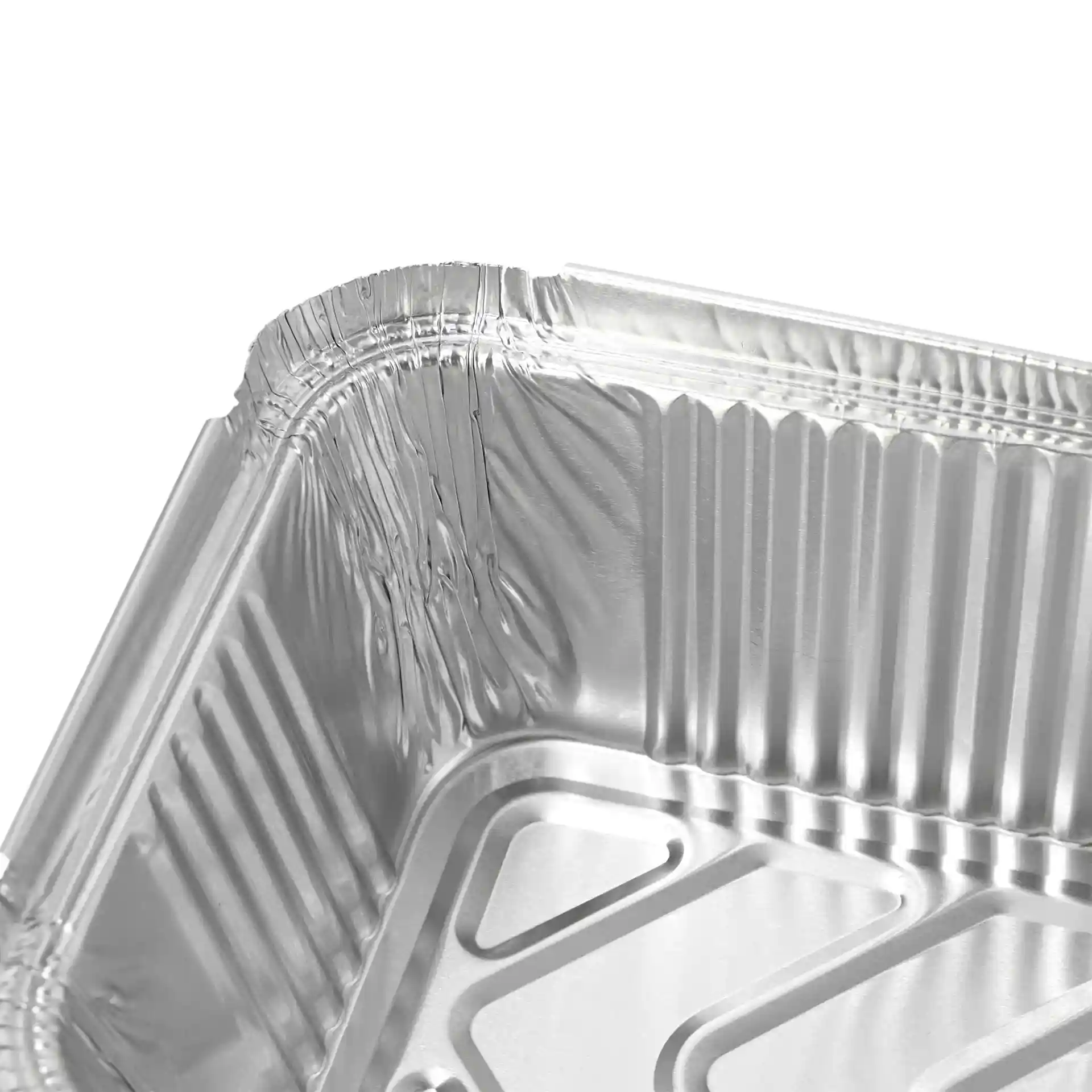 Nahaufnahme eines rechteckigen Aluminiumbehälters mit einer Höhe von 54 mm, einer Länge von 218 mm und einer Breite von 113 mm.