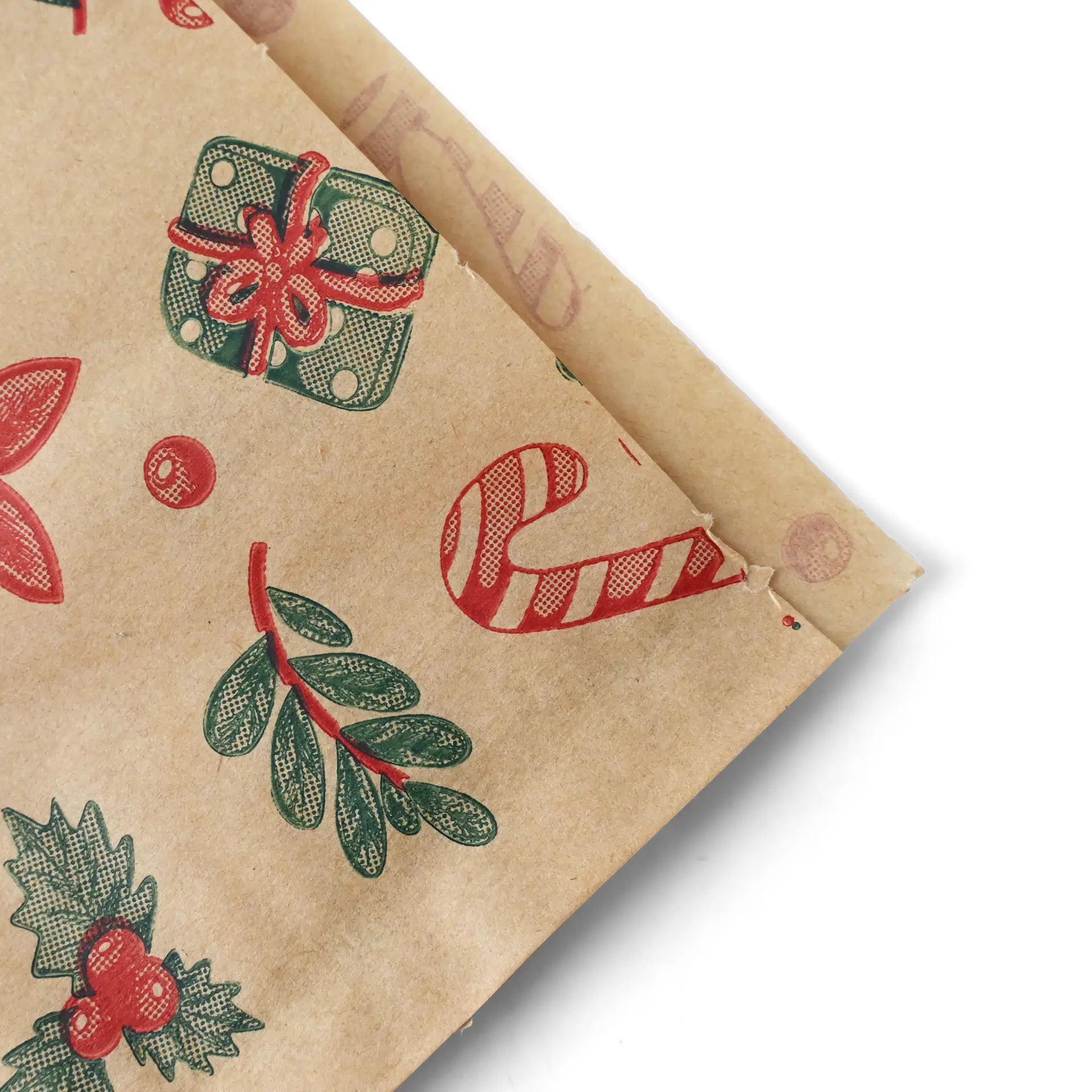 Braune, fettdichte Papiertüte mit Winterdesign, das Zuckerstangen, Geschenke und Laub zeigt. Maße 19 x 19 cm.
