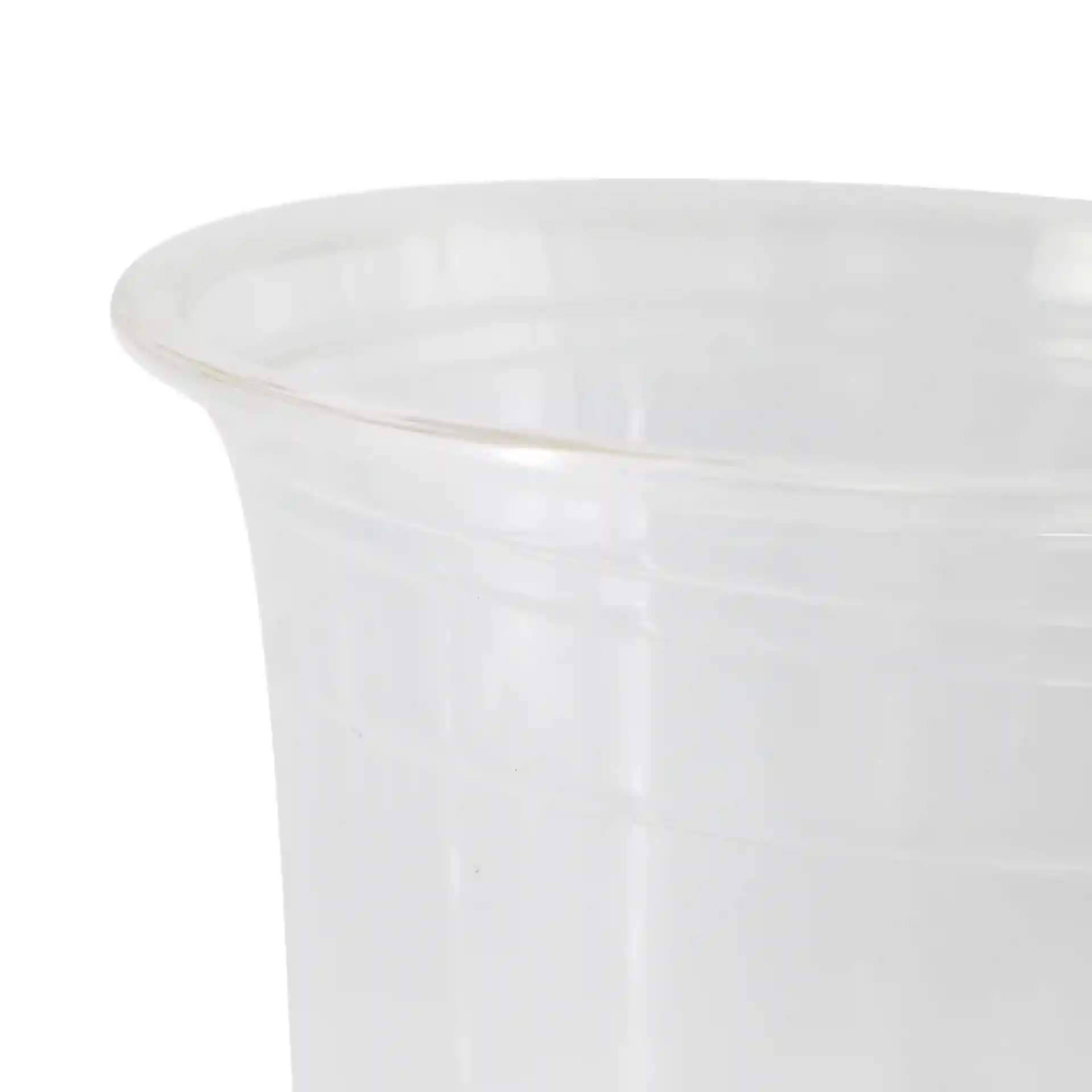 Transparenter PLA-Kunststoffbecher mit einem Durchmesser von 95 mm und einer Höhe von 110 mm.