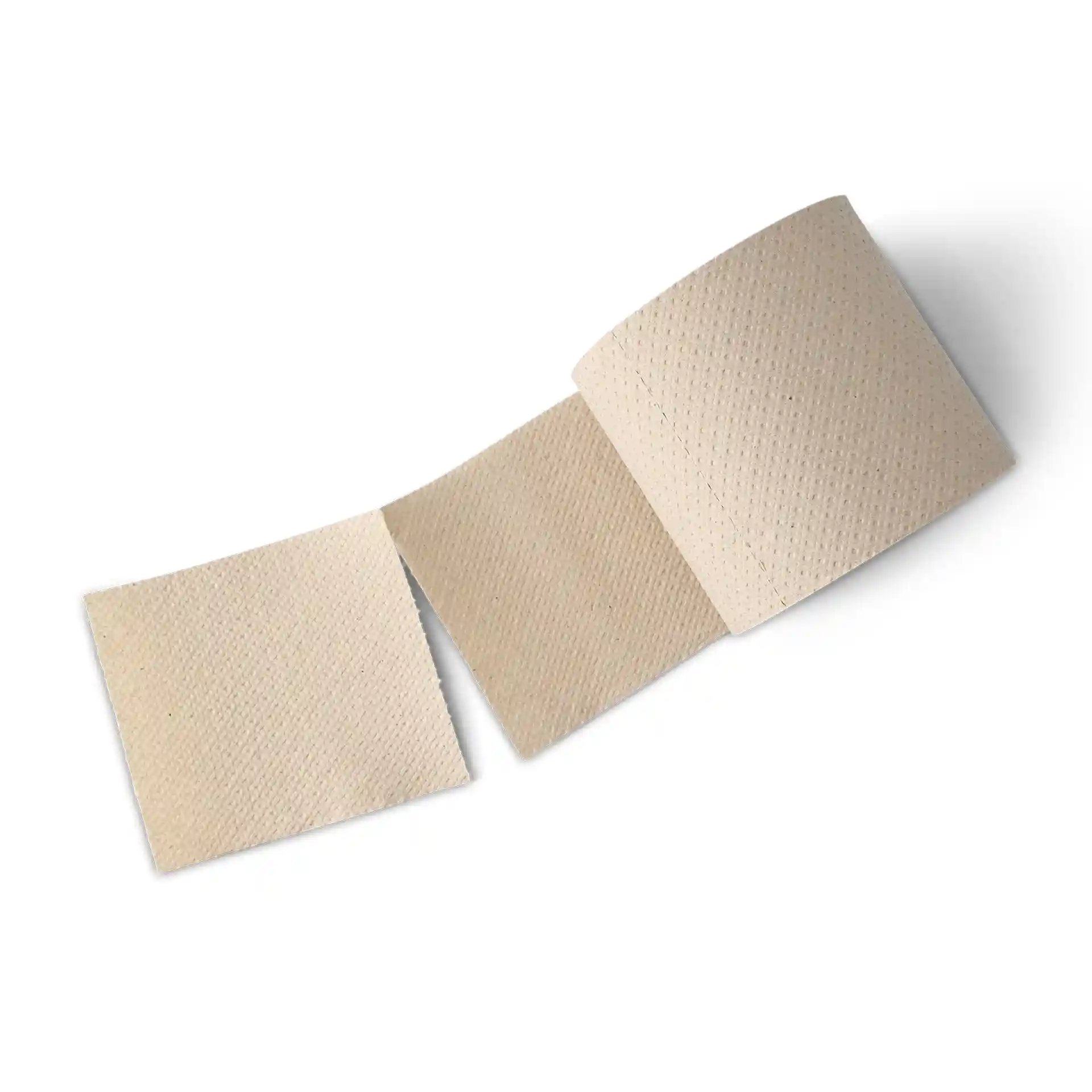 Rouleau de papier toilette en papier recyclé brun, 2 plis, partiellement déroulé avec des feuilles visibles.