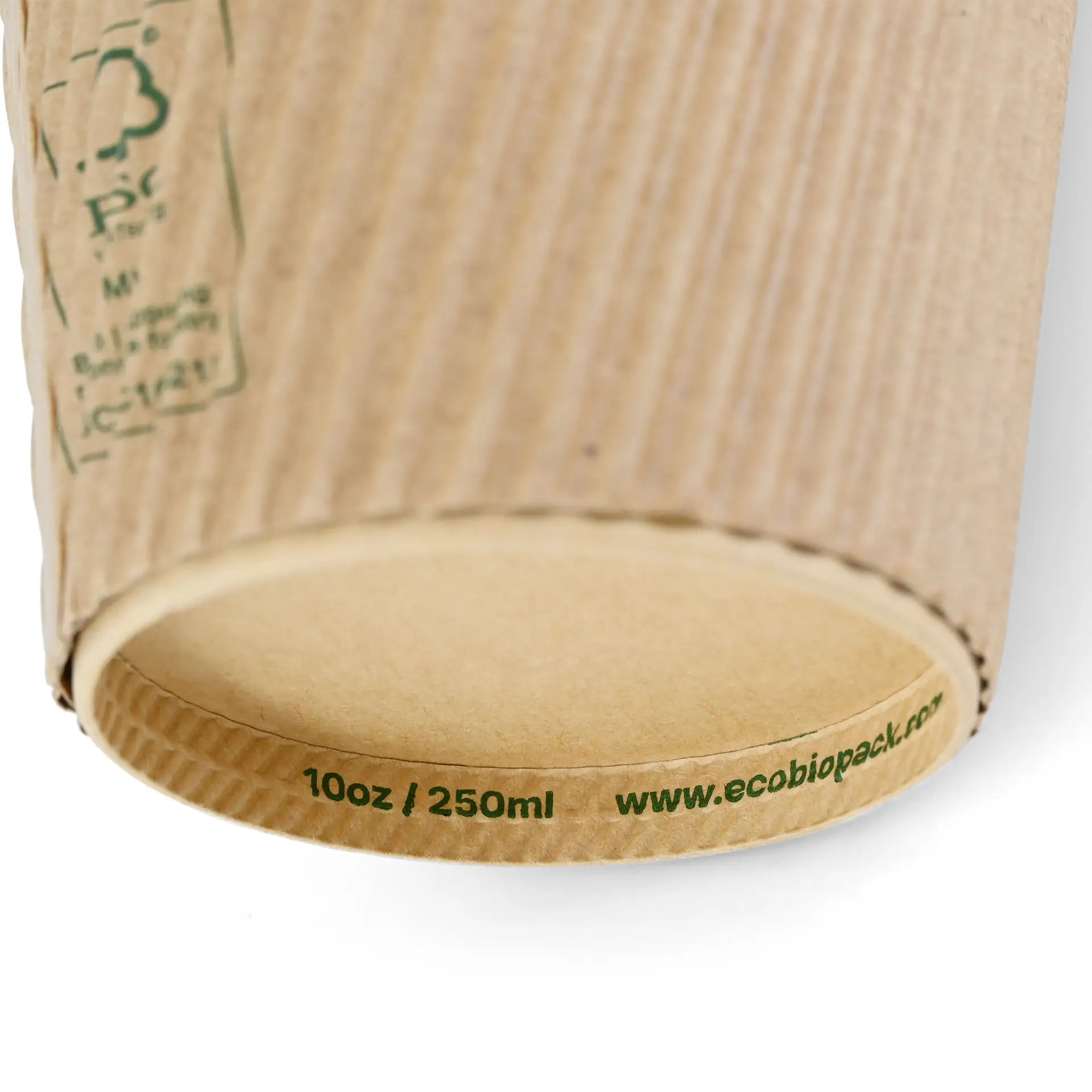Tasse à café brune à triple paroi avec revêtement intérieur en PLA, vue inférieure montrant la taille et les détails du site web.