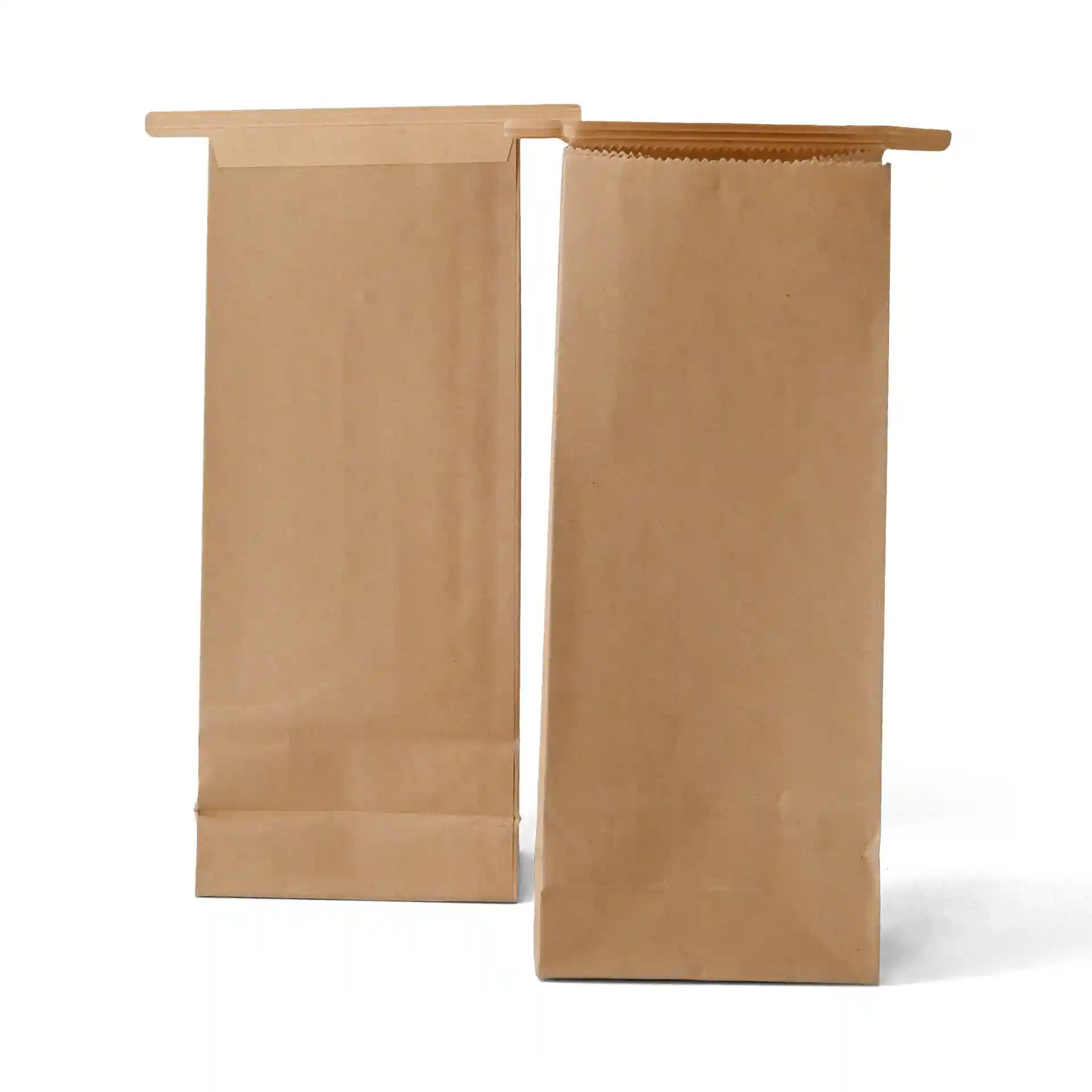 Braune Kraftpapier-Bodenbeutel mit Zinnverschluss, 9 x 5 x 23,5 cm. Zwei Beutel abgebildet, einer mit gefaltetem oberen Teil.
