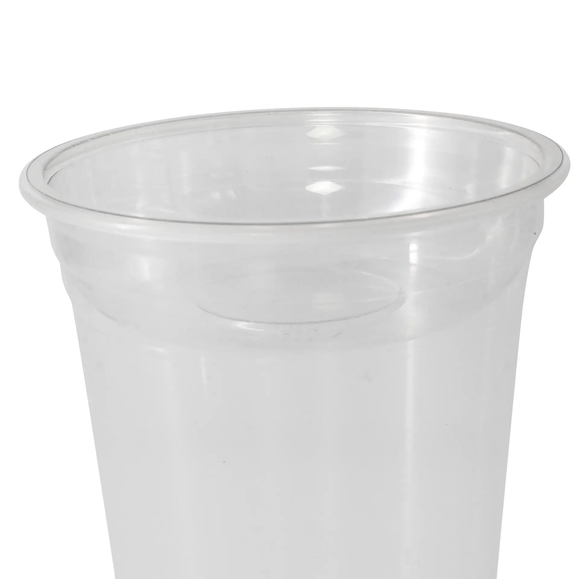 Klarer PET-Einsatzbecher mit einem Durchmesser von 95 mm und einem randvollen Volumen von 130 ml.