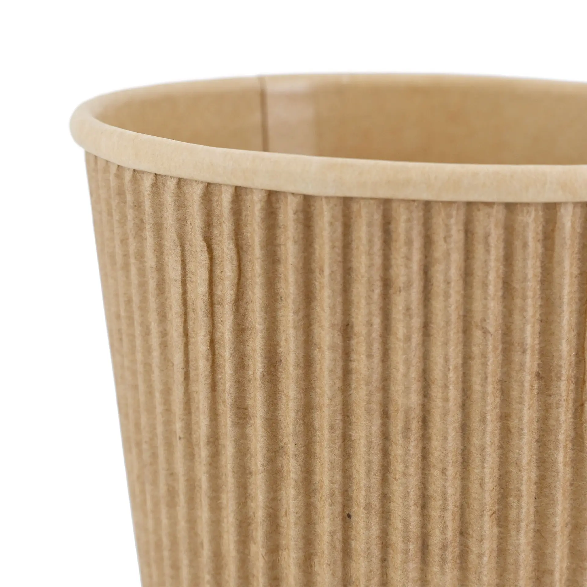 Gobelet jetable marron à rainures, taille 10 oz, avec un design à triple paroi isolante et revêtement intérieur en PLA.