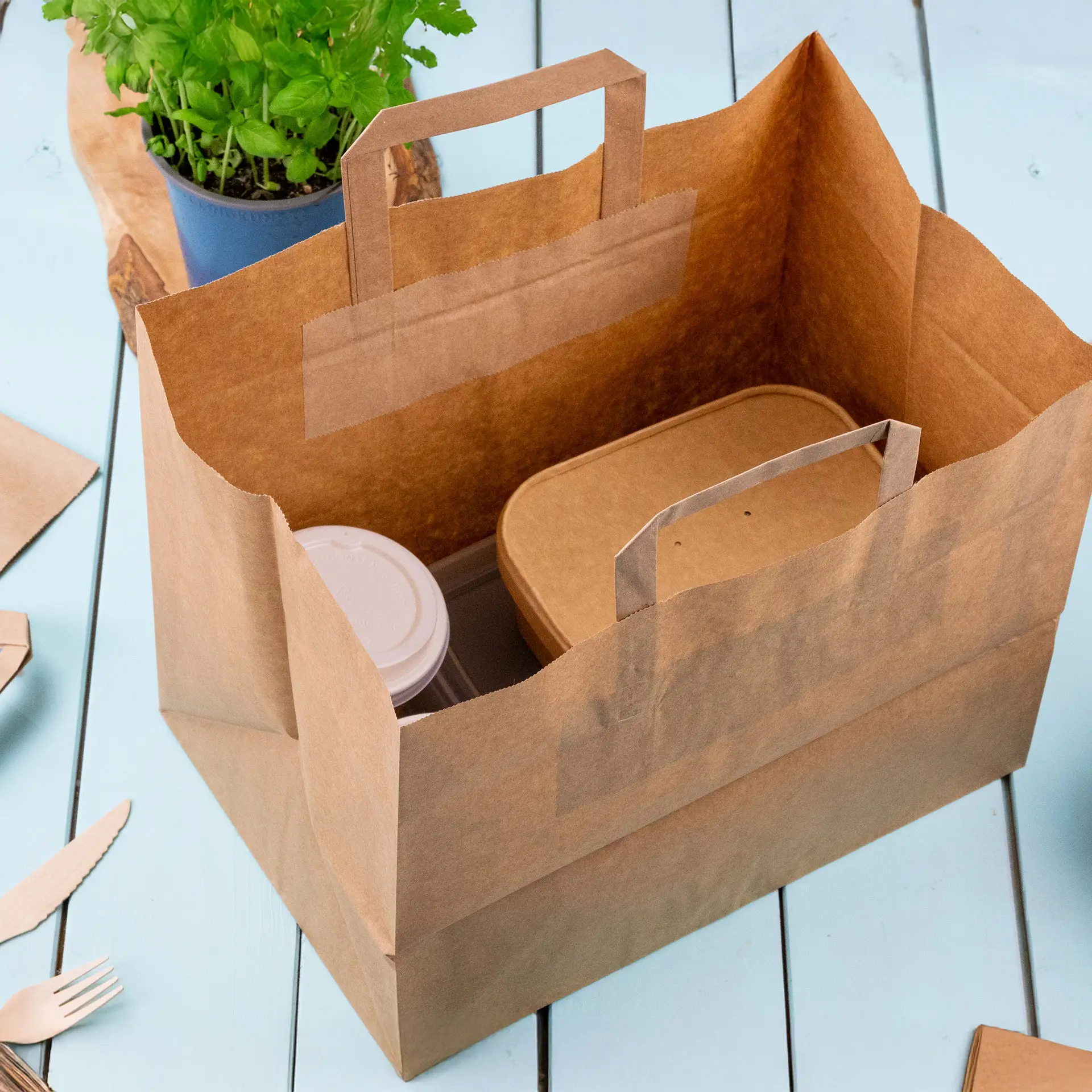 Tragetaschen aus Recyclingpapier L, 26 x 17 x 25 cm, braun, breiter Boden  