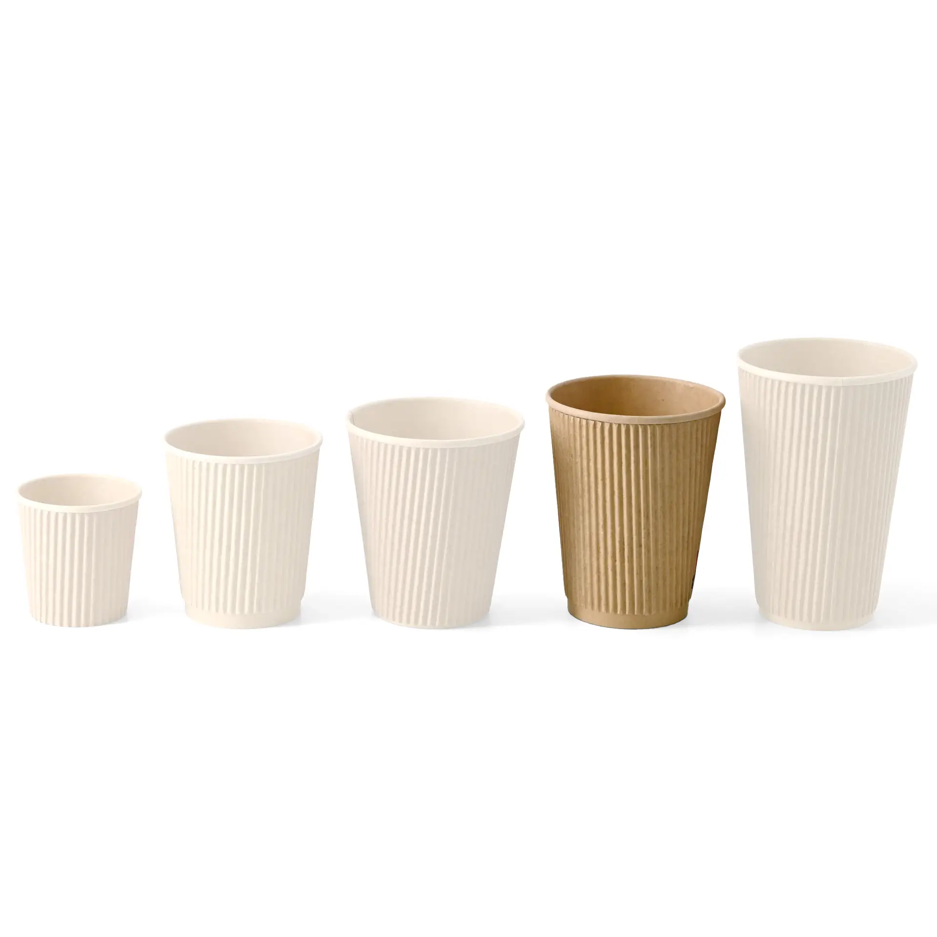 Cinque bicchieri usa e getta isolati di varie dimensioni in design rigato beige e marrone.
