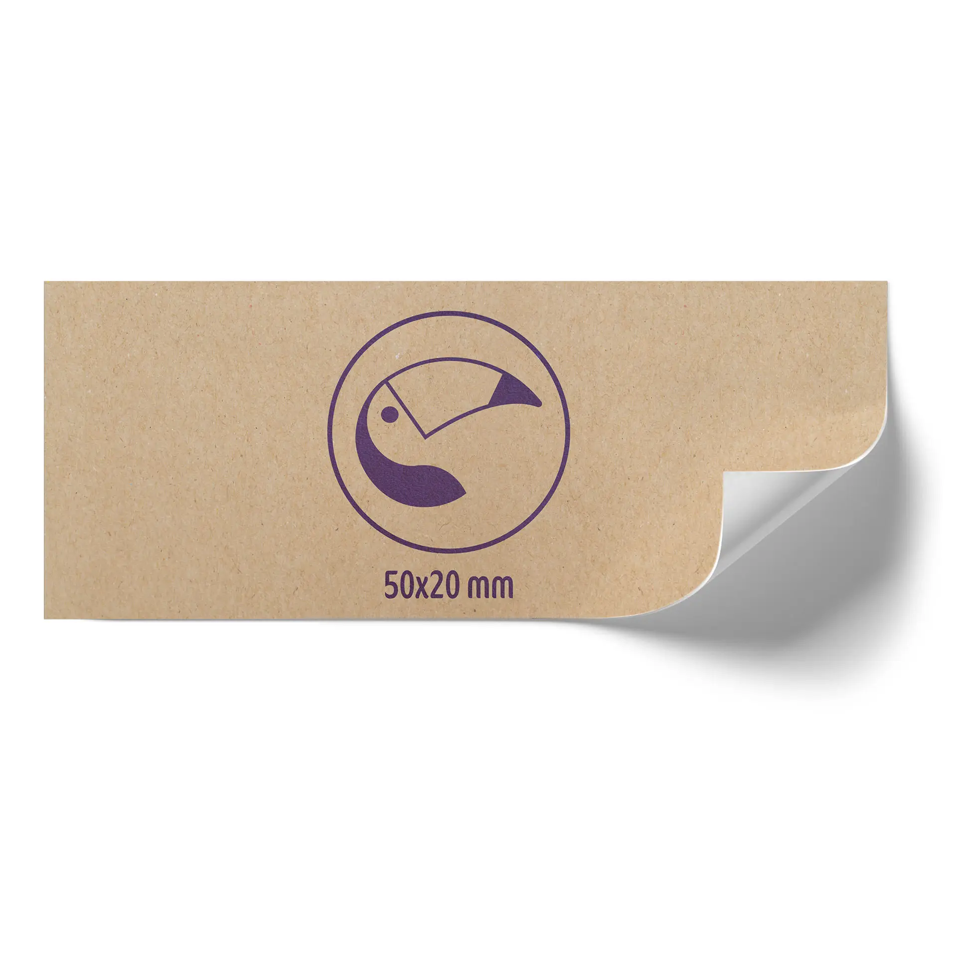 Étiquette en papier kraft rectangulaire avec un design de logo violet, mesurant 50x20 mm, avec un bord incurvé.