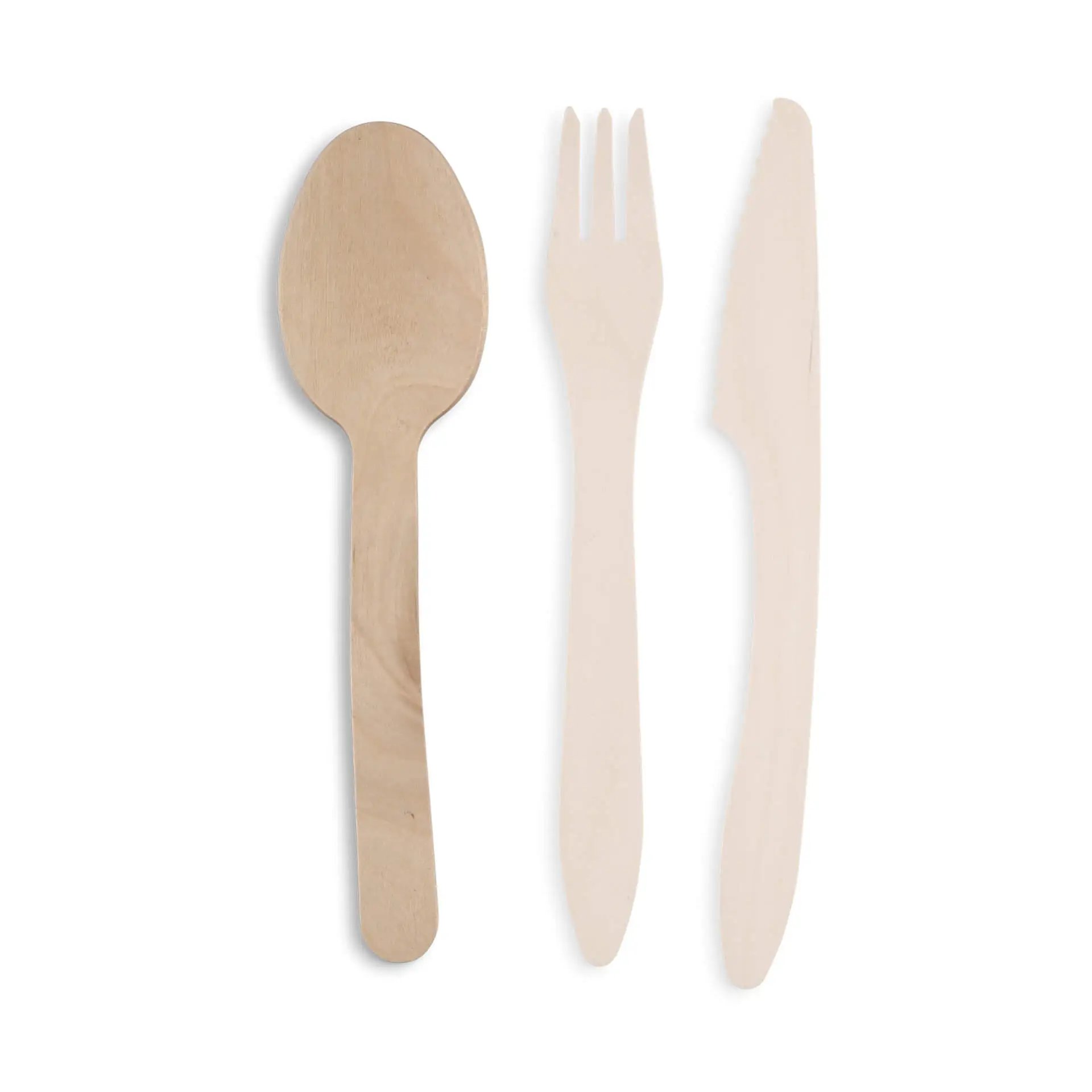 Holzbesteckset mit einem Löffel, einer Gabel und einem Messer, aus braunem Holz mit glatter Oberfläche.