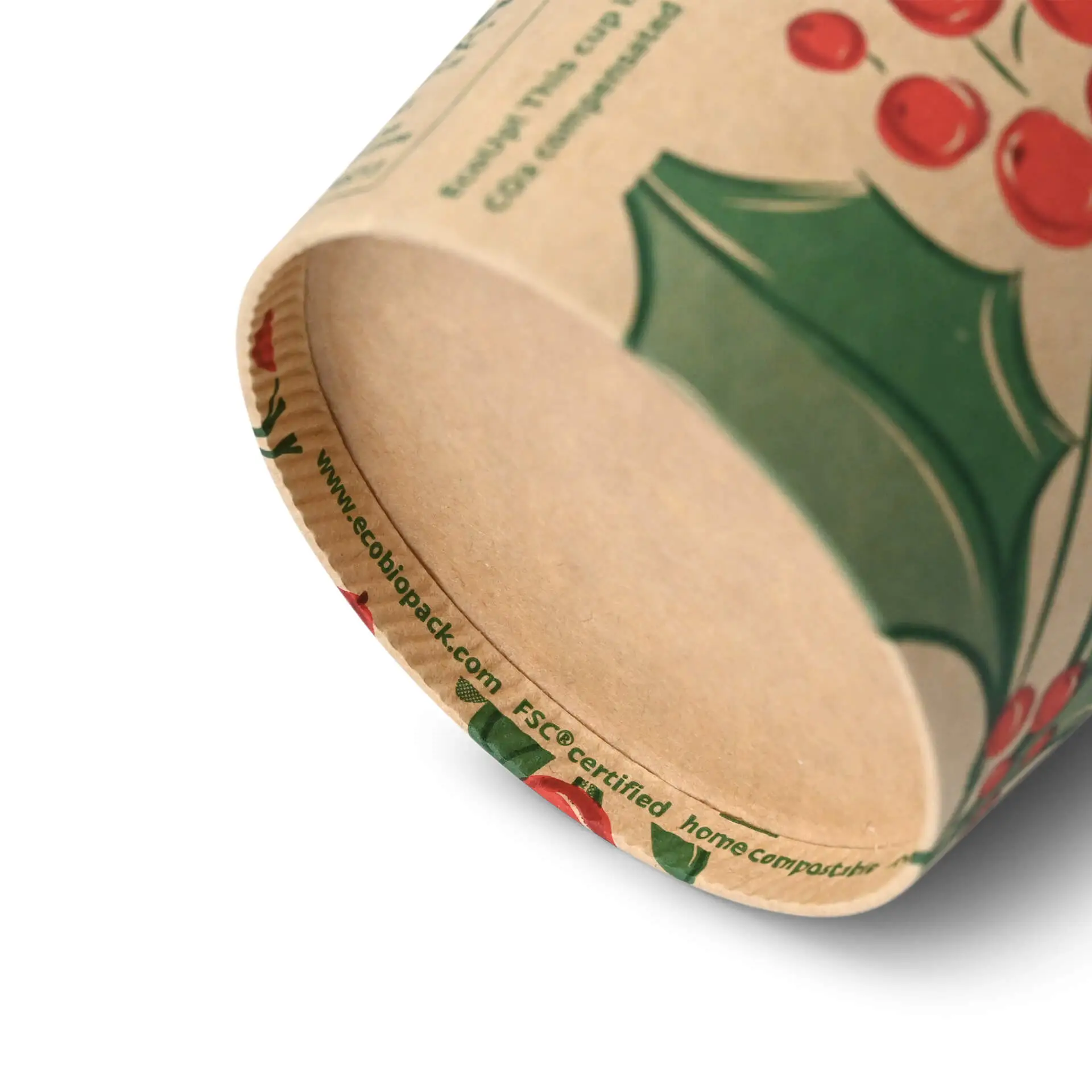 Gros plan du bord inférieur d'un gobelet en carton non blanchi de 8 oz avec un design d'hiver imprimé et des détails de rebord visibles.