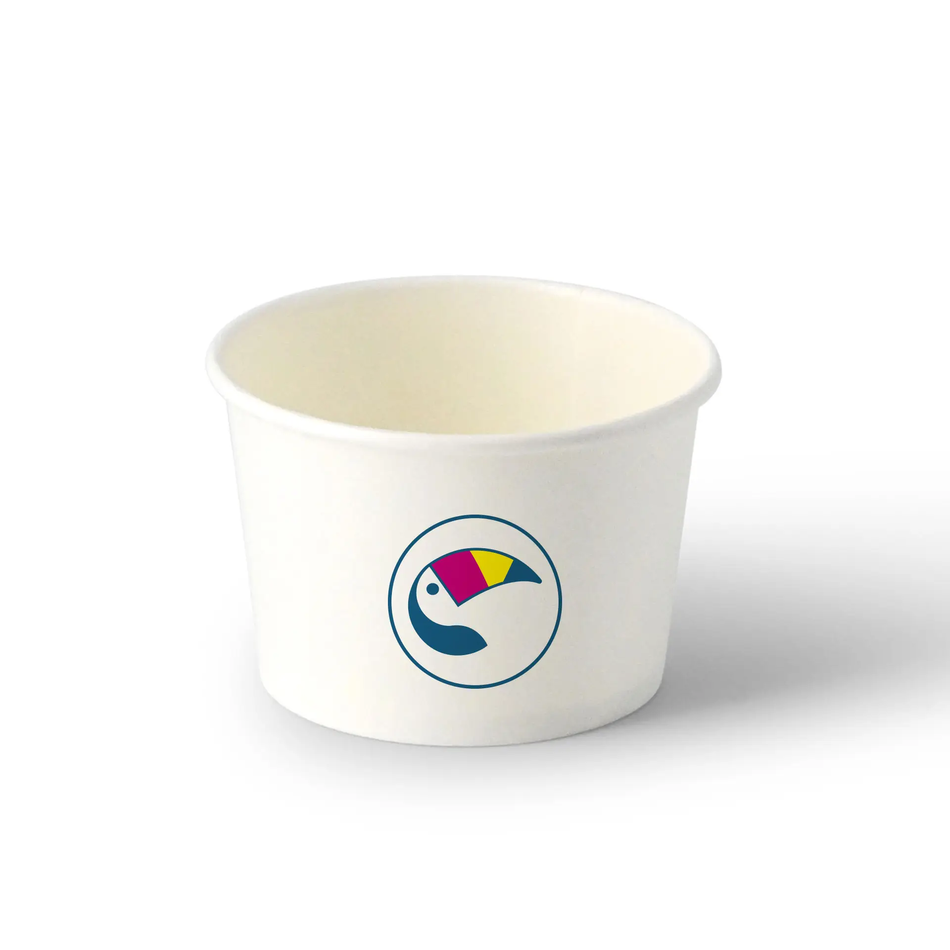 Gobelet blanc pour crème glacée avec logo coloré imprimé, adapté à différentes tailles et avec couvercle en option.