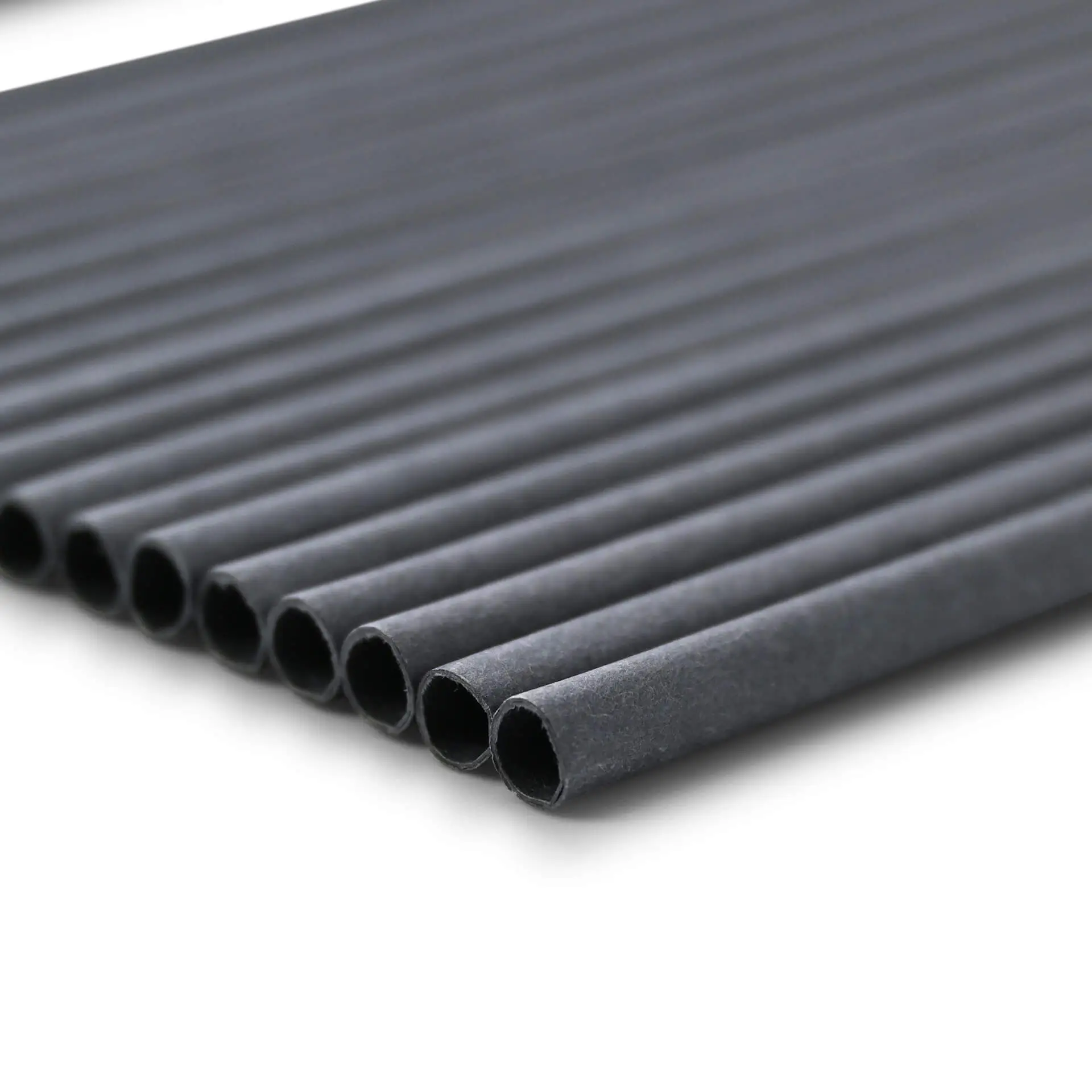 dcd004561-trinkhalme-aus-papier-20-cm-05-cm-schwarz-vertikal-gerollt-2