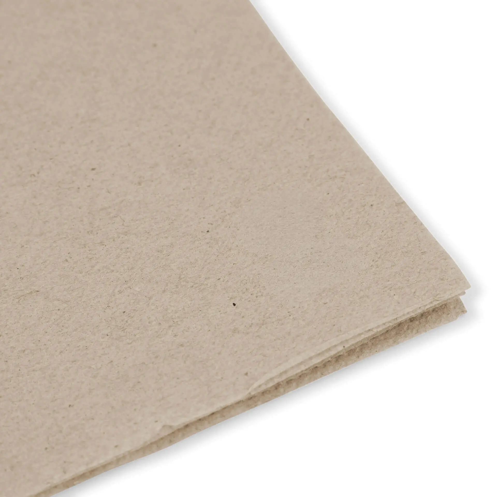 Image de serviettes en papier recyclé non blanchi, 2 plis, pliées, montrant un symbole avec du texte indiquant le contenu recyclé.