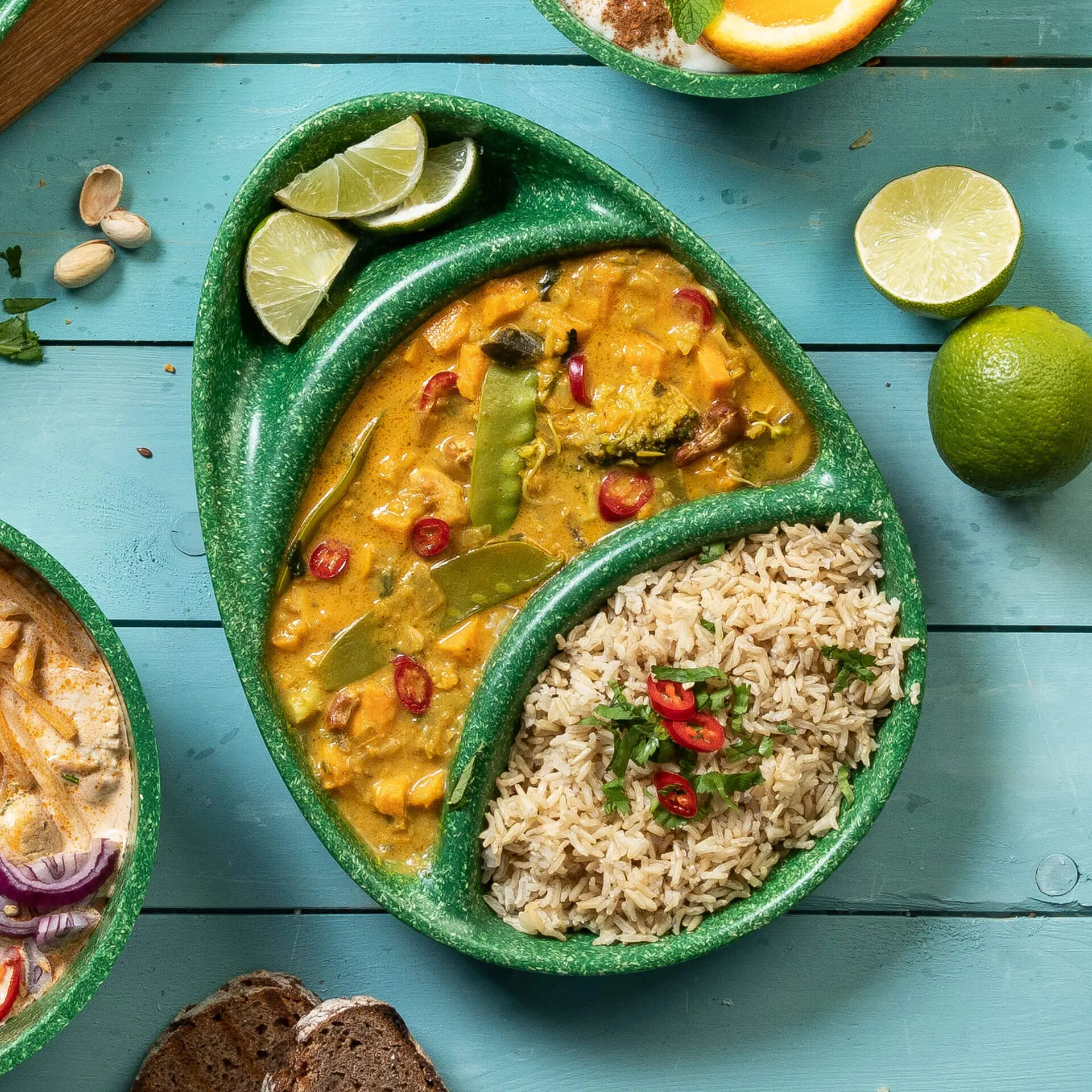 Mehrweg-Menü-Teller "merways Plate" 27,5 x 20 x 3,5 cm, 3 Kammern, tropfenförmig, Spinat / dunkelgrün dfc008371-mehrweg-menue-teller-merways-plate-275-x-20-x-35-cm-3-kammern-tropfenfoermig-spinat-dunkelgruen-7